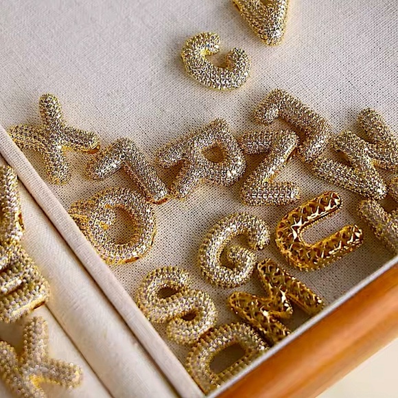 18K Gold Bubble Balloon Initial Necklace-Gold - Picture 3 of 7